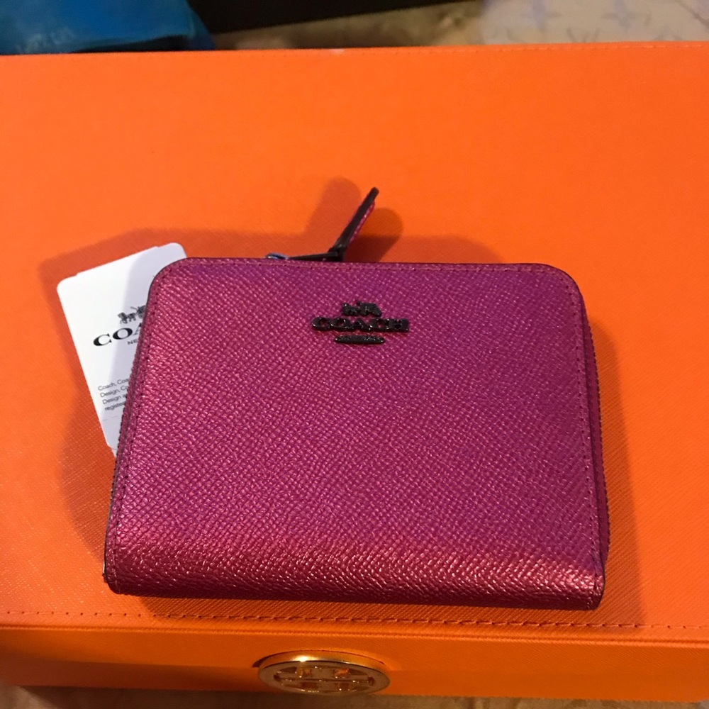 SOLD‼️Authentic Coach Metallic Magenta wallet